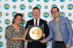 Dandenong Ranges hotel receives award for Parma of the Year at hotel industry’s night of nights