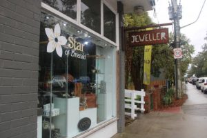 Jeweller calls for more security cameras after $200,000 theft