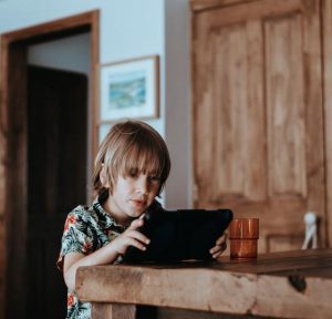 Managing children’s screen time across the holidays