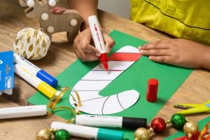 Making sustainable crafts this Christmas
