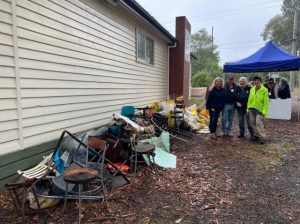 Emerald resident help clean up the local area