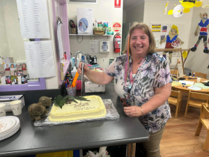 Cockatoo bids farewell to beloved kinder teacher