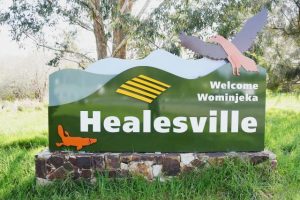Small quake shakes the hills