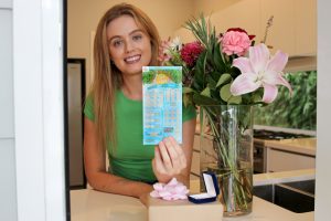 Emerald woman thanks her ‘good vibes’ for leading her to a glorious $100,000 Instant Scratch-Its win