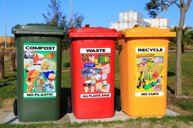 wastebins_477892_01.jpg