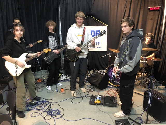 Monbulk Kids rock on