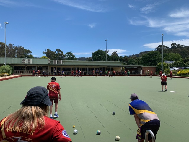 The Momentum rolls on the Monbulk greens.